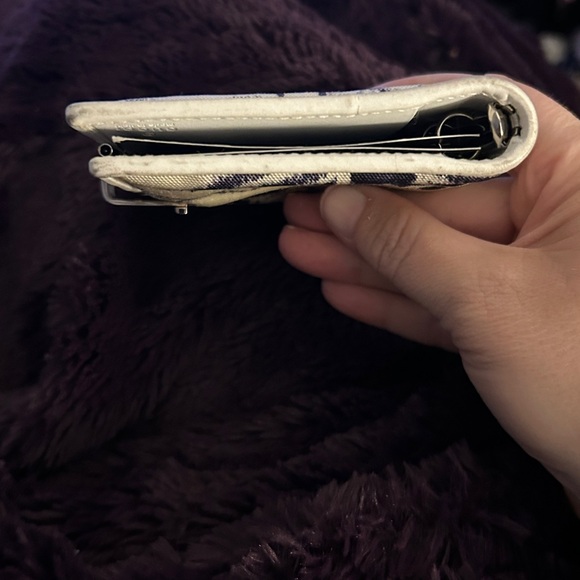 Gucci Silver and Cream Tom Ford Pineapple collection agenda. - Picture 10 of 11